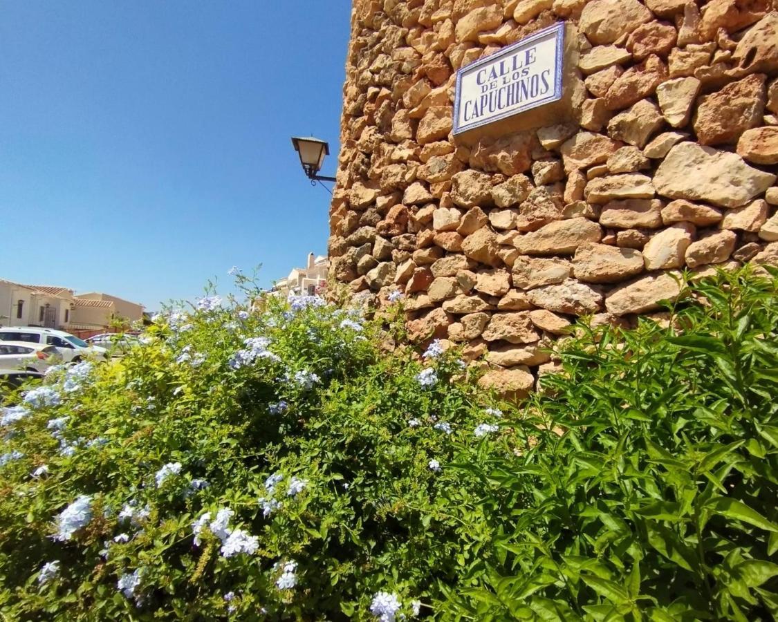 Lovely 2 Bedroom In Capuchinos, San Juan De Capistrano, Appartement Nerja